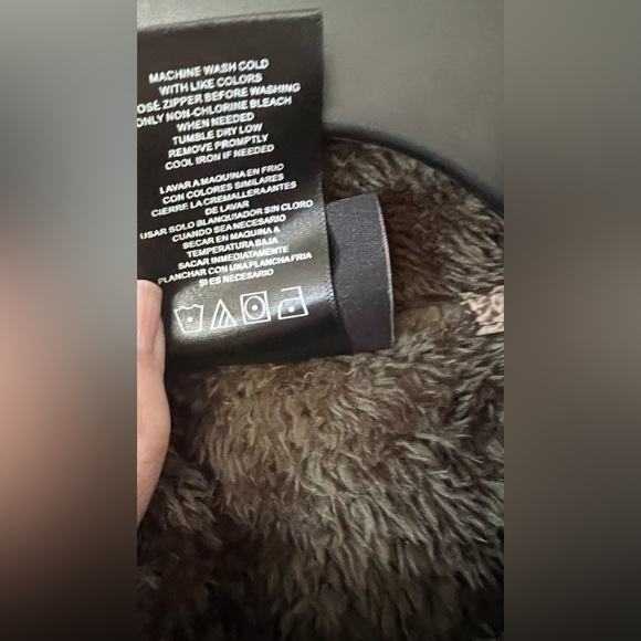 Realtree Olive and Camouflage Fleece Jacket - Picture 6 of 6